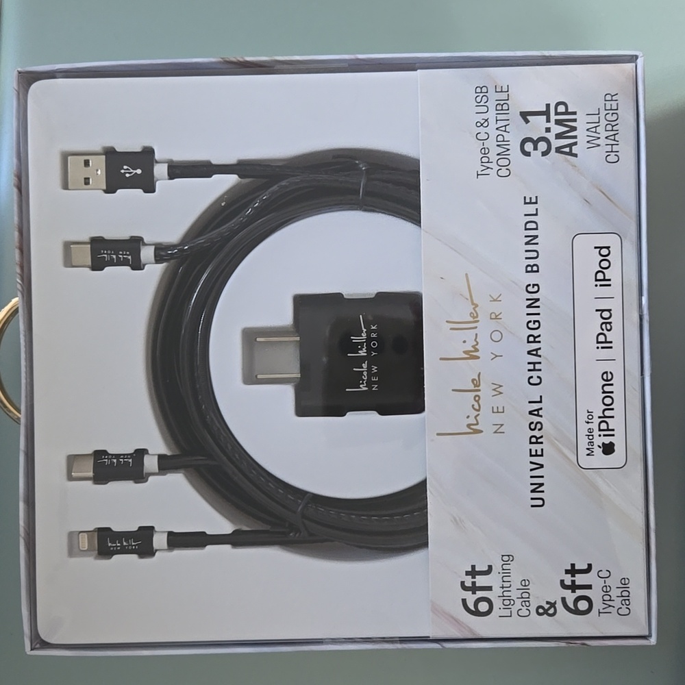 Nicole Miller Black Universal Charging Bundle